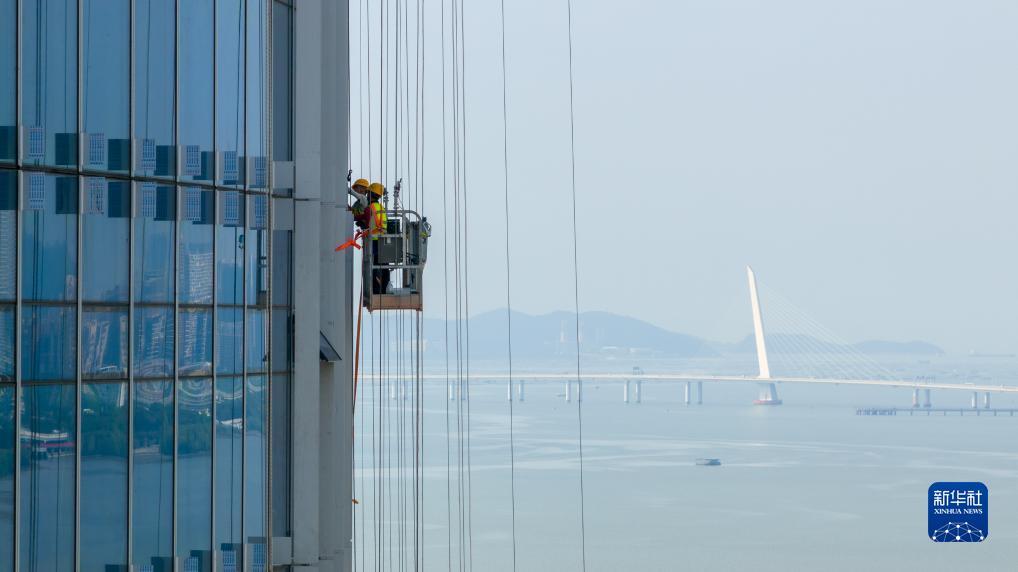 神秘海城四下载